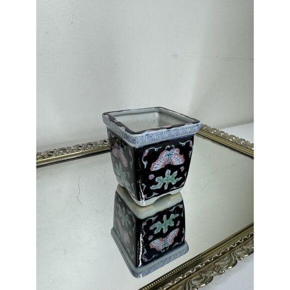 SMALL SQUARE PLANTER, Famille Nori Style Butterfly Square Footed Planter, Succul - Picture 8 of 8